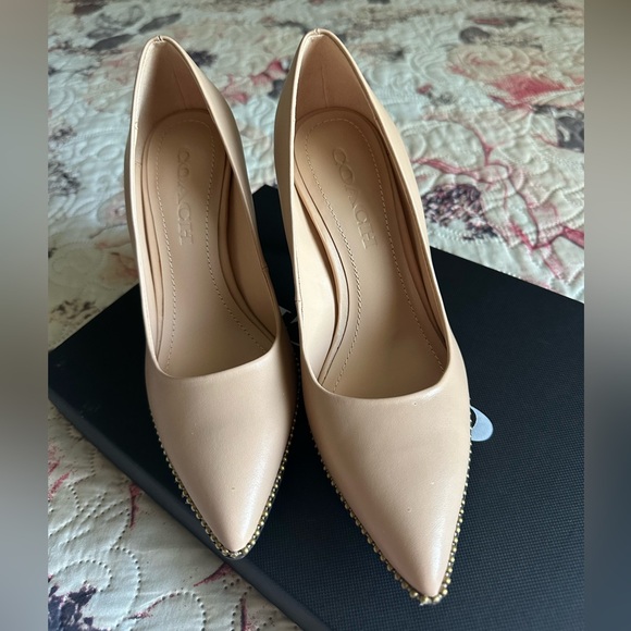 Coach Pump new in box size 5 - Picture 2 of 5